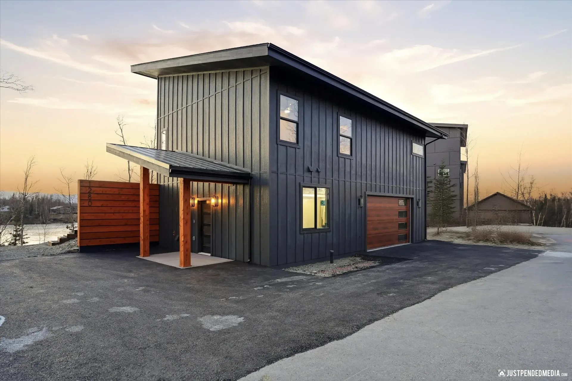 Brent Pointe exterior